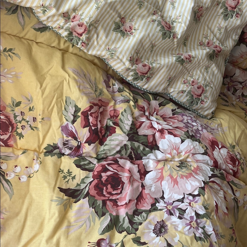 Vintage Ralph Lauren twin comforters 🌼🌸